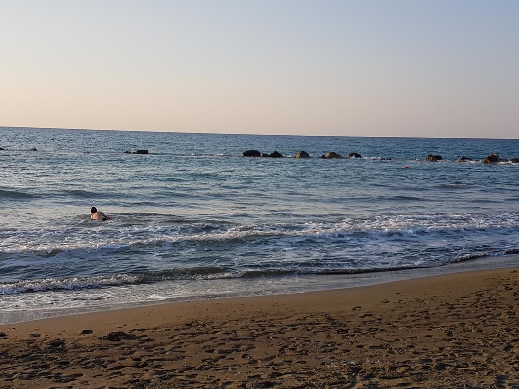 Aphrodite Beachfront Penthouse Apartment Ghaziveran Buitenkant foto