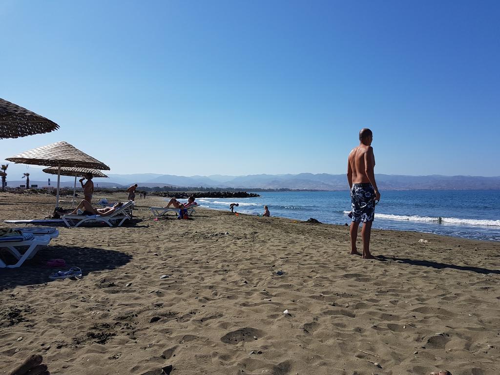 Aphrodite Beachfront Penthouse Apartment Ghaziveran Buitenkant foto