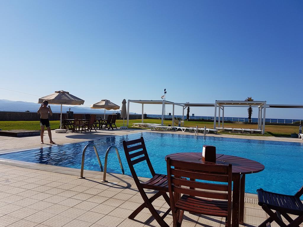 Aphrodite Beachfront Penthouse Apartment Ghaziveran Buitenkant foto