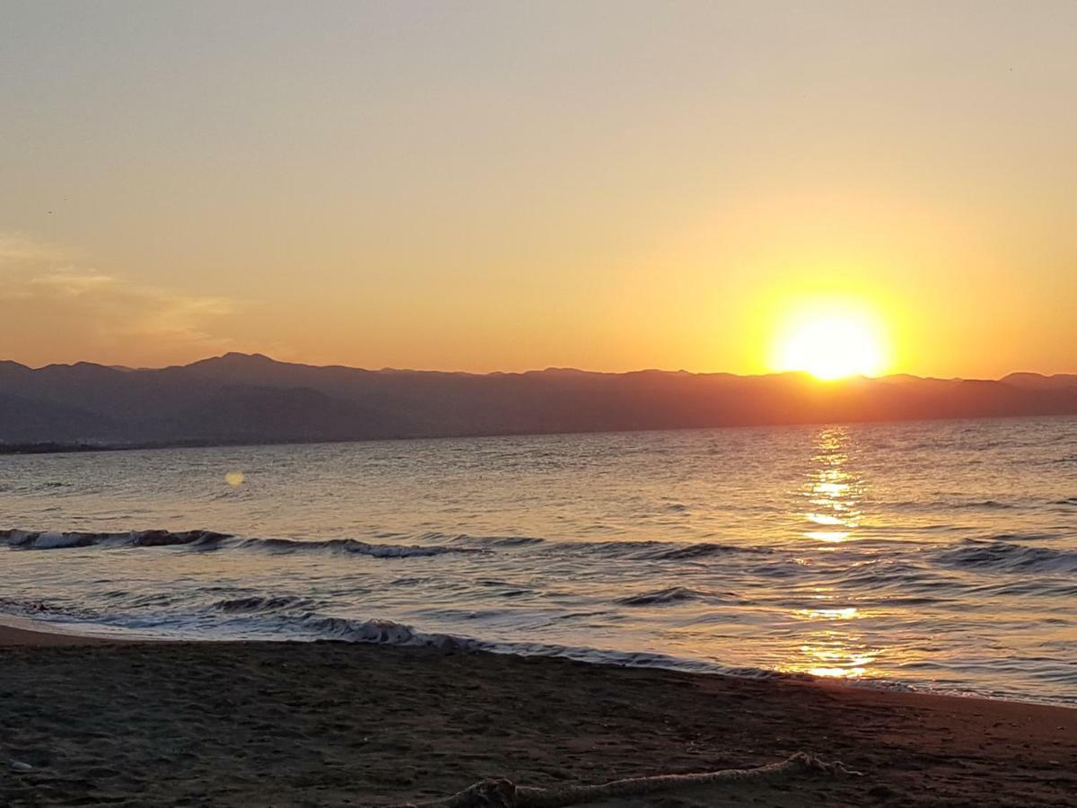 Aphrodite Beachfront Penthouse Apartment Ghaziveran Buitenkant foto